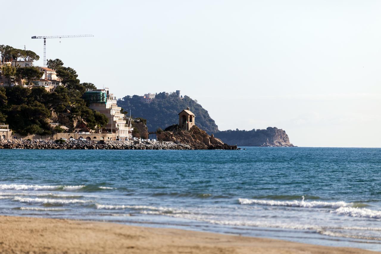 Residence Sole Mare Alaxi Hotels Alassio Exterior foto